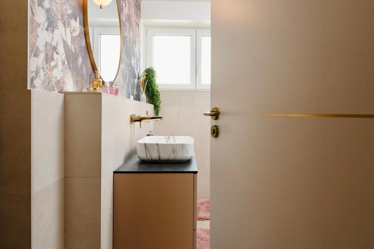 S Design Apartment Zadar Luaran gambar